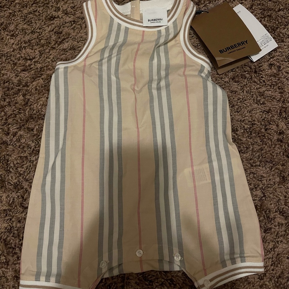Burberry onesie baby
